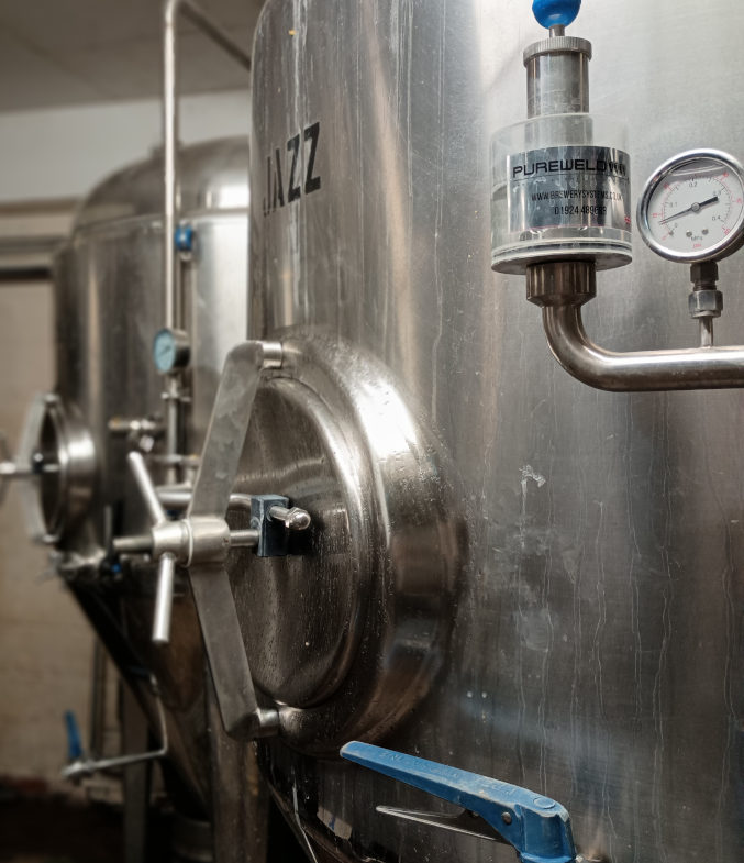 /img/home/brewery/on-point-fermeters.jpg